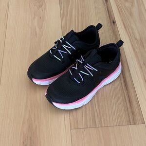 Athletic Works Kids Black and Pink Sneakers slip on
